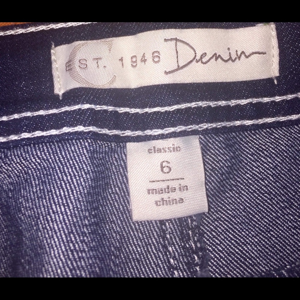 Shorts - Picture 3 of 3